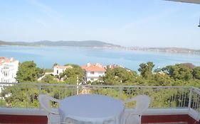 Tunc Hotel